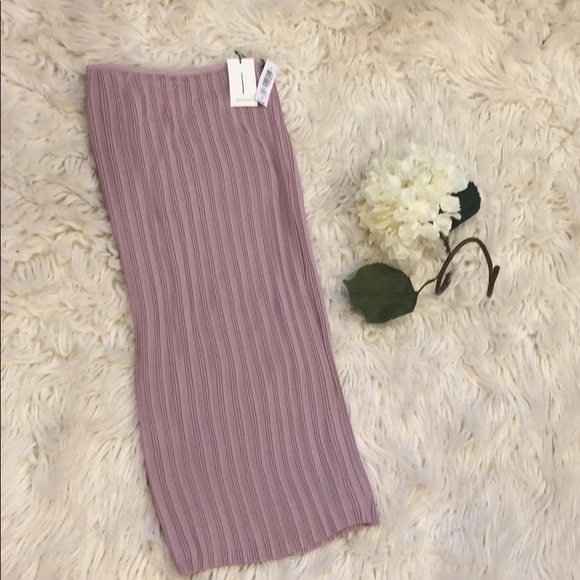 Aritzia Dresses & Skirts - Aritza- Babaton Santino Pleated Pencil Skirt -Pink